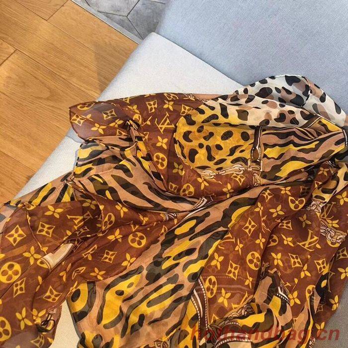 Louis Vuitton Scarf LVS00165